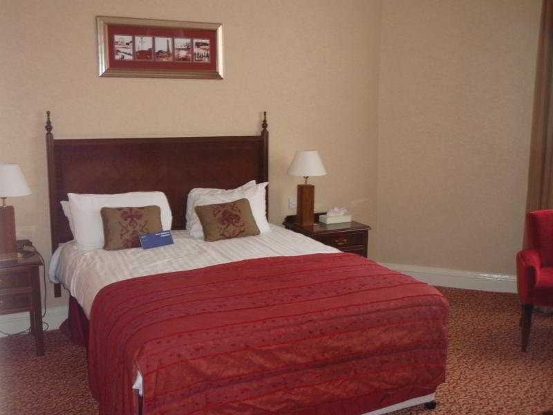 Imperial Hotel Blackpool Room photo